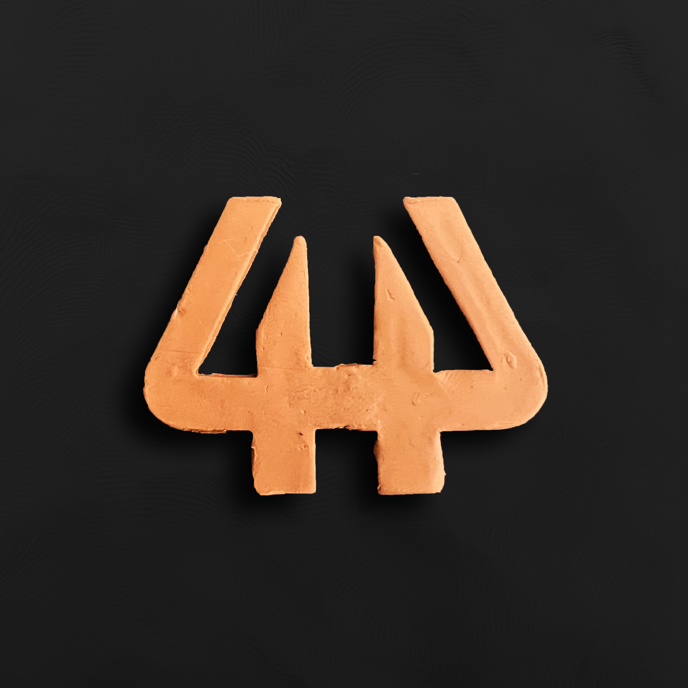 Clay:44-logo